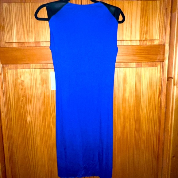 Bailey 44. Royal blue dress with v neck cut and leather inserts, size M - Picture 3 of 6